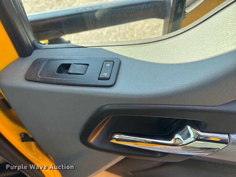 image for item EI4146 2021 Kenworth T680 semi truck