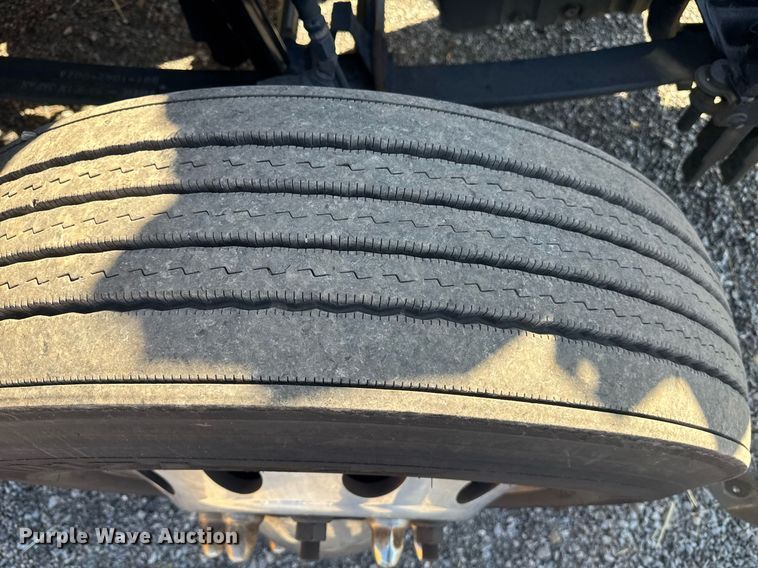 image for item EI4146 2021 Kenworth T680 semi truck