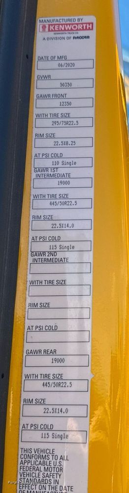 image for item EI4146 2021 Kenworth T680 semi truck