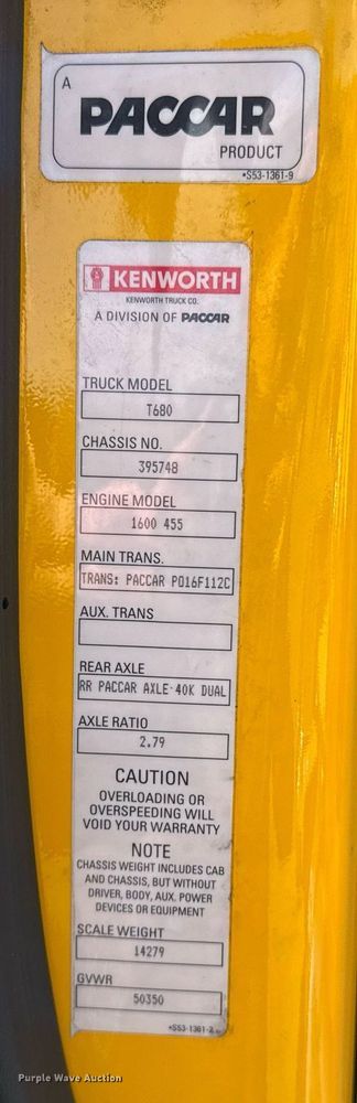 image for item EI4146 2021 Kenworth T680 semi truck