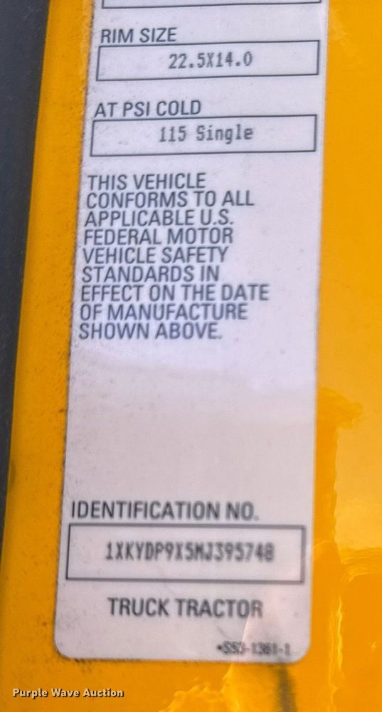 image for item EI4146 2021 Kenworth T680 semi truck