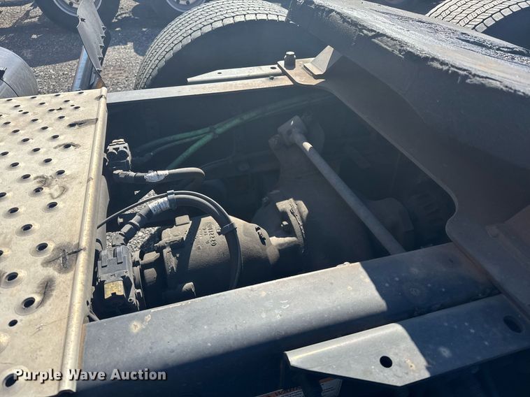 image for item EI4147 2021 Freightliner Cascadia semi truck