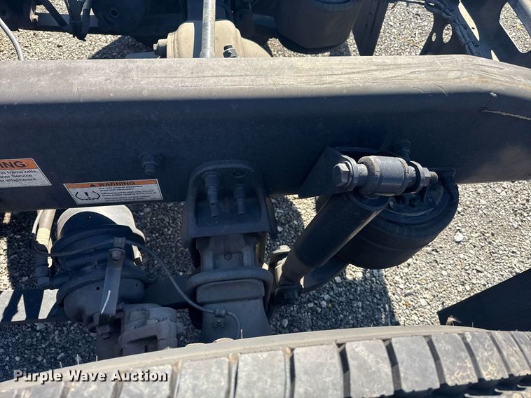 image for item EI4147 2021 Freightliner Cascadia semi truck