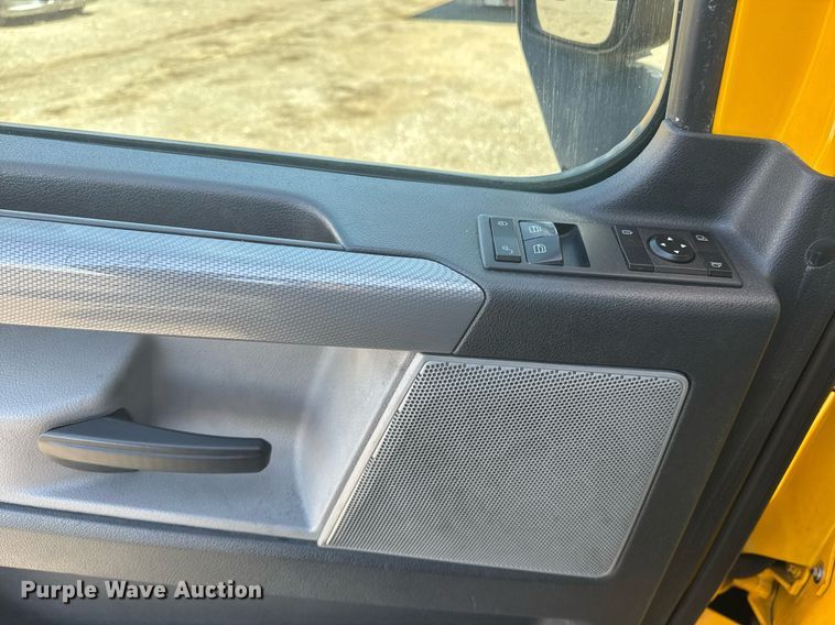 image for item EI4147 2021 Freightliner Cascadia semi truck