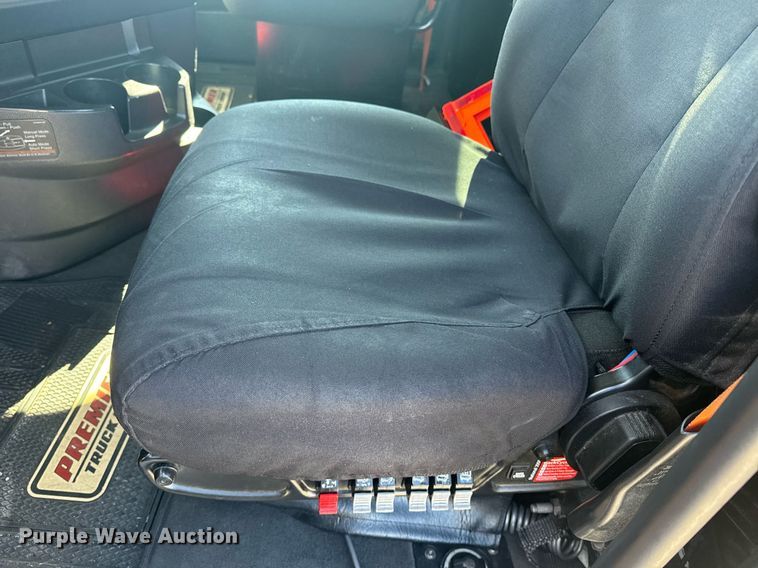 image for item EI4147 2021 Freightliner Cascadia semi truck