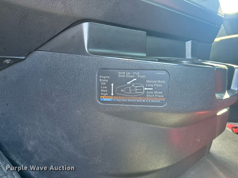 image for item EI4147 2021 Freightliner Cascadia semi truck