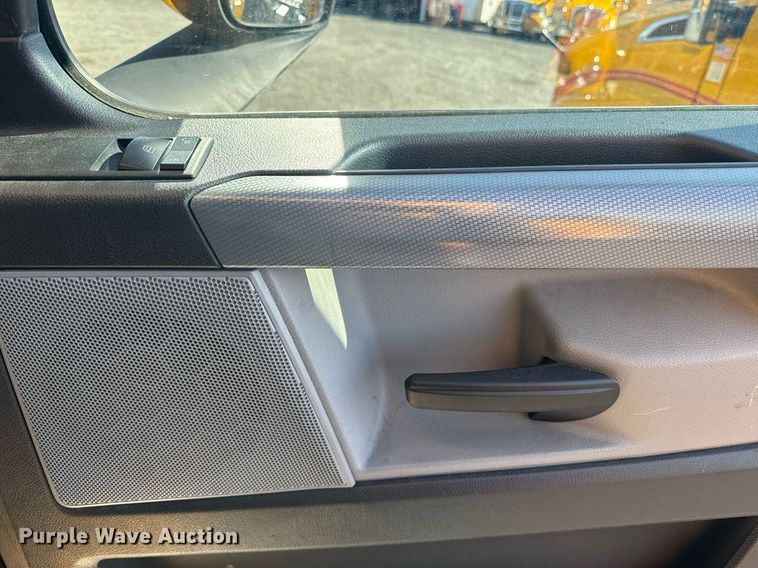 image for item EI4147 2021 Freightliner Cascadia semi truck