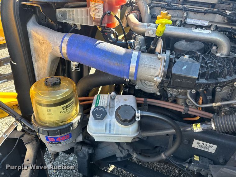 image for item EI4147 2021 Freightliner Cascadia semi truck