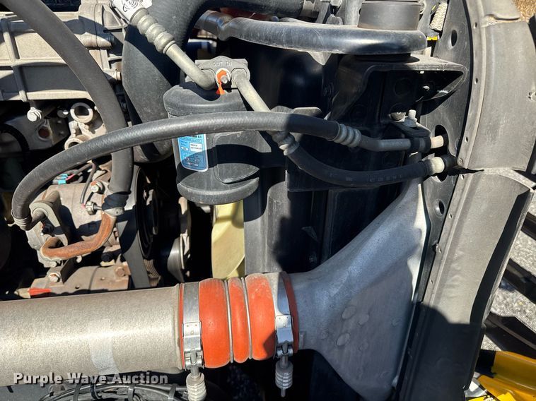 image for item EI4147 2021 Freightliner Cascadia semi truck