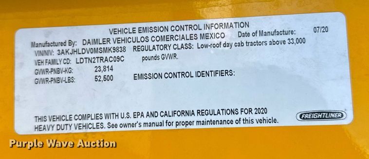 image for item EI4147 2021 Freightliner Cascadia semi truck