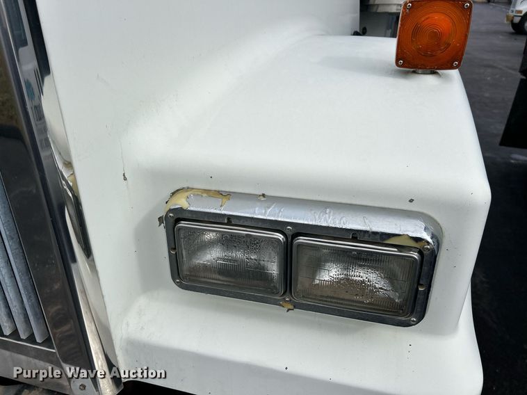 image for item EK2621 2009 Western Star 4900 semi truck