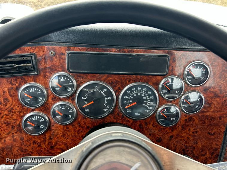 image for item EK2621 2009 Western Star 4900 semi truck