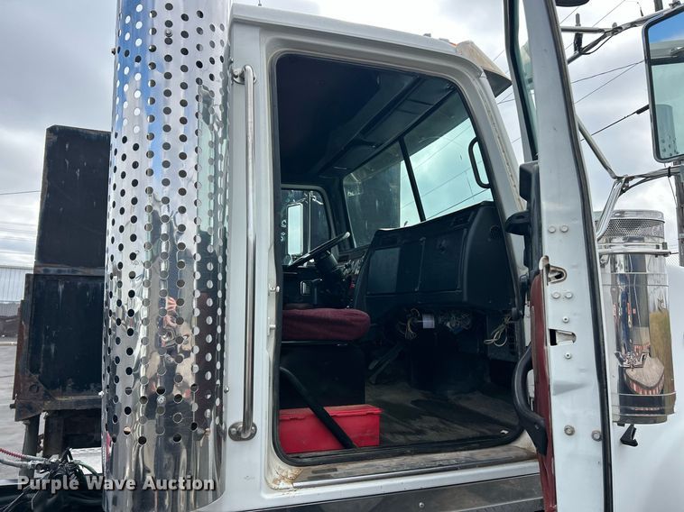 image for item EK2621 2009 Western Star 4900 semi truck