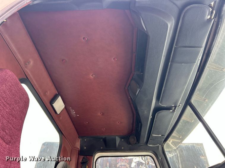 image for item EK2621 2009 Western Star 4900 semi truck