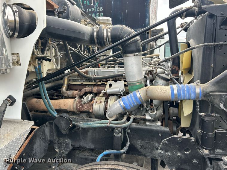 image for item EK2621 2009 Western Star 4900 semi truck