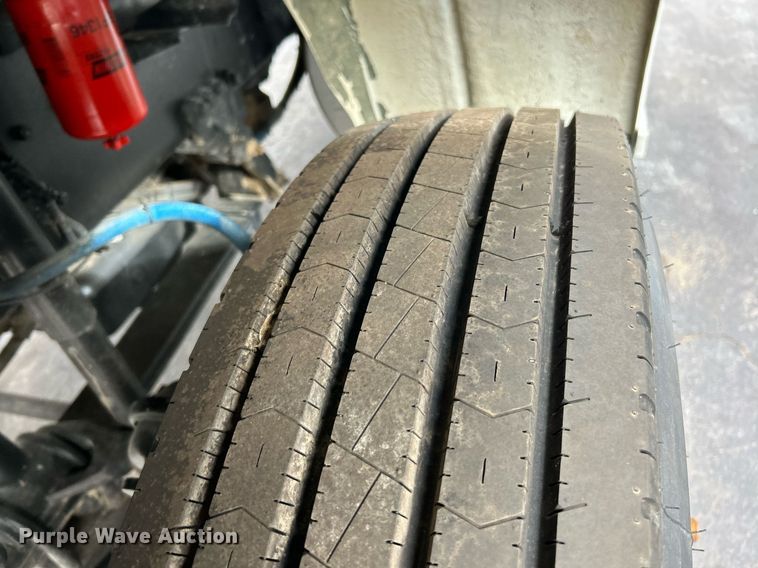 image for item EK2621 2009 Western Star 4900 semi truck