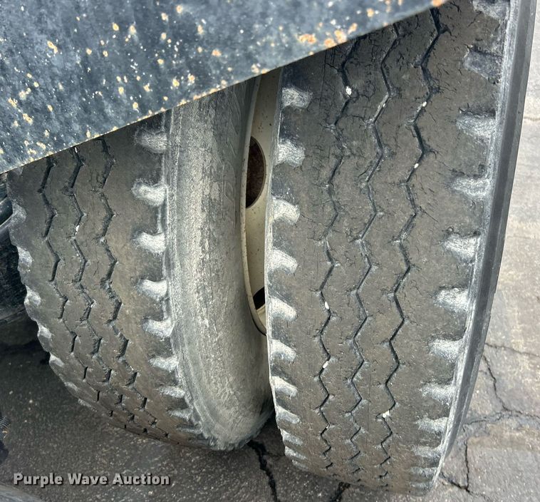 image for item EK2621 2009 Western Star 4900 semi truck