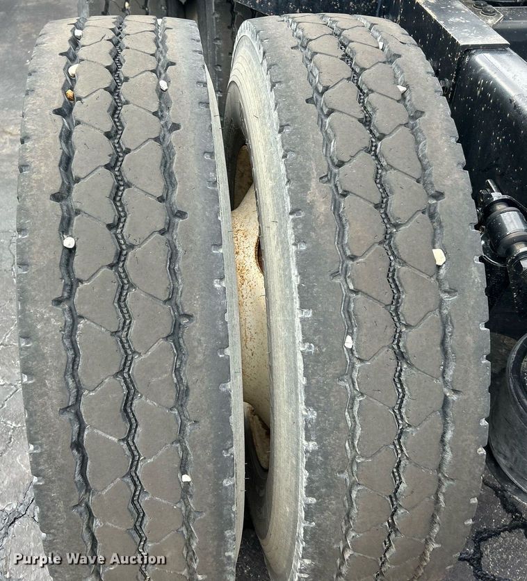 image for item EK2621 2009 Western Star 4900 semi truck