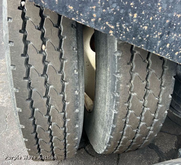 image for item EK2621 2009 Western Star 4900 semi truck