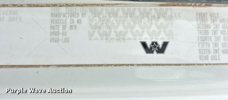 image for item EK2621 2009 Western Star 4900 semi truck