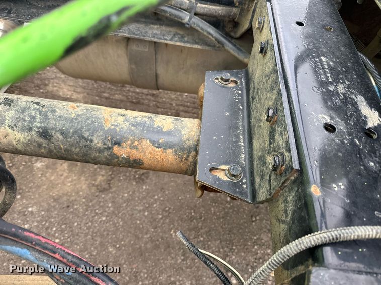 image for item EN2559 2004 Peterbilt  379 semi truck