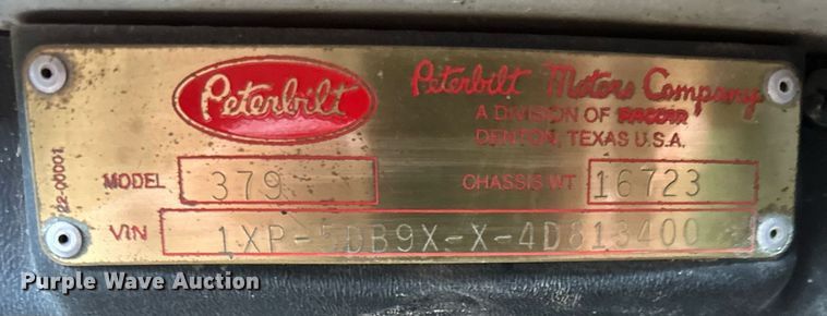 image for item EN2559 2004 Peterbilt  379 semi truck