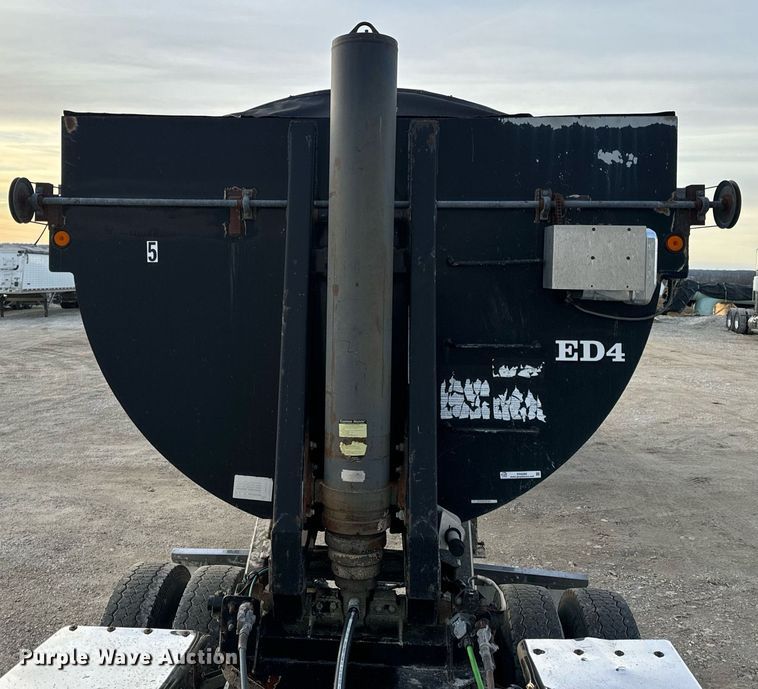 image for item EN5082 2005 Clement RKHSB432 end dump trailer