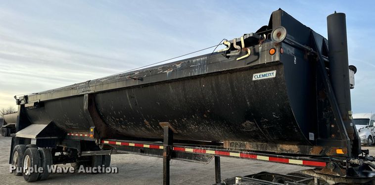 image for item EN5082 2005 Clement RKHSB432 end dump trailer