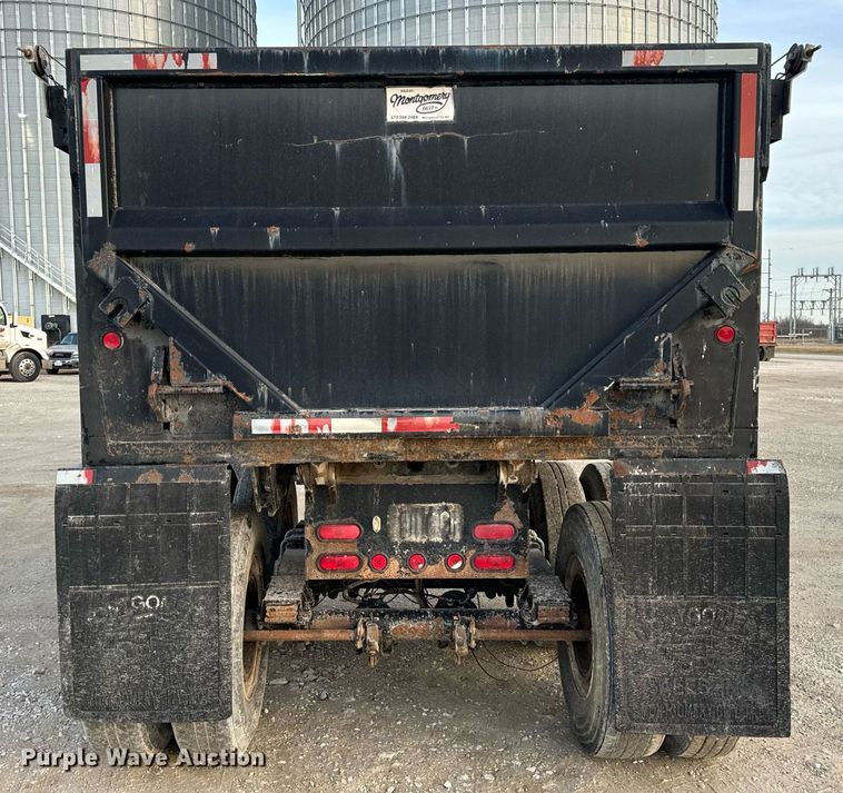 image for item EN5082 2005 Clement RKHSB432 end dump trailer