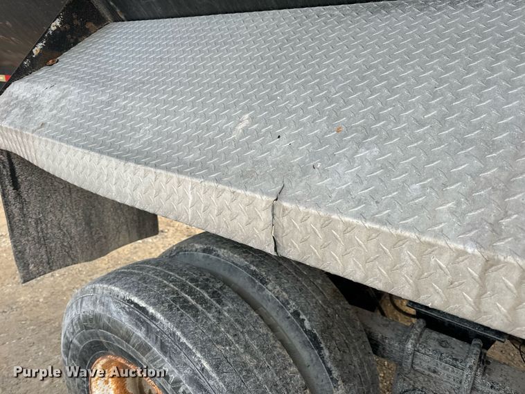 image for item EN5082 2005 Clement RKHSB432 end dump trailer