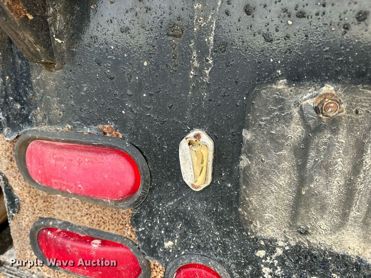 image for item EN5082 2005 Clement RKHSB432 end dump trailer