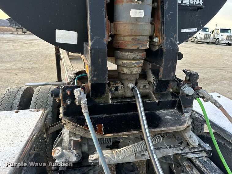 image for item EN5082 2005 Clement RKHSB432 end dump trailer