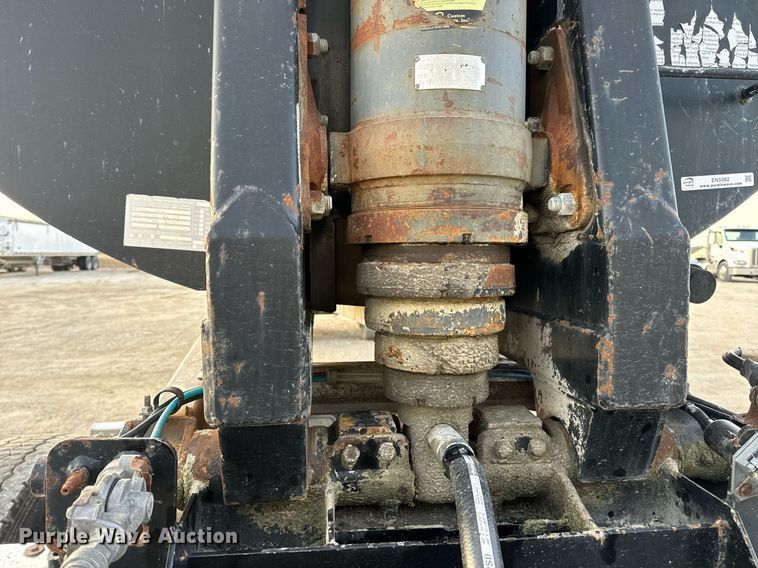 image for item EN5082 2005 Clement RKHSB432 end dump trailer