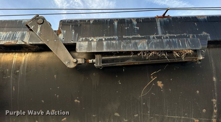 image for item EN5082 2005 Clement RKHSB432 end dump trailer