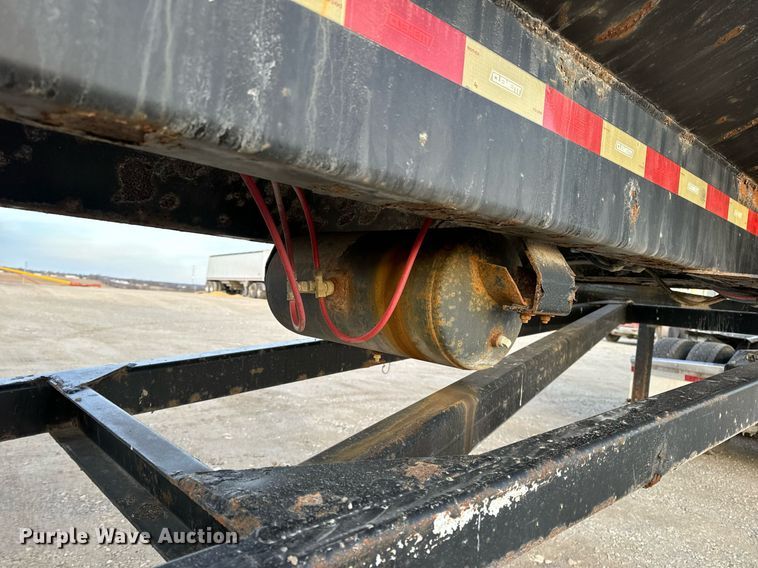 image for item EN5082 2005 Clement RKHSB432 end dump trailer