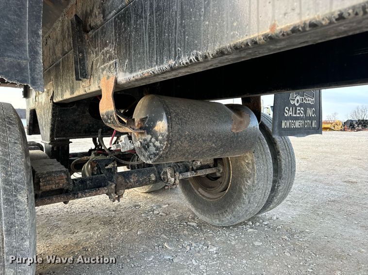 image for item EN5082 2005 Clement RKHSB432 end dump trailer