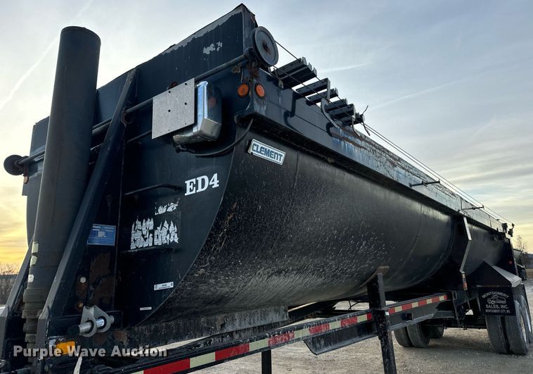 image for item EN5082 2005 Clement RKHSB432 end dump trailer