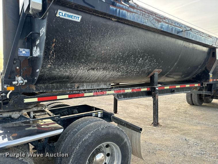 image for item EN5082 2005 Clement RKHSB432 end dump trailer