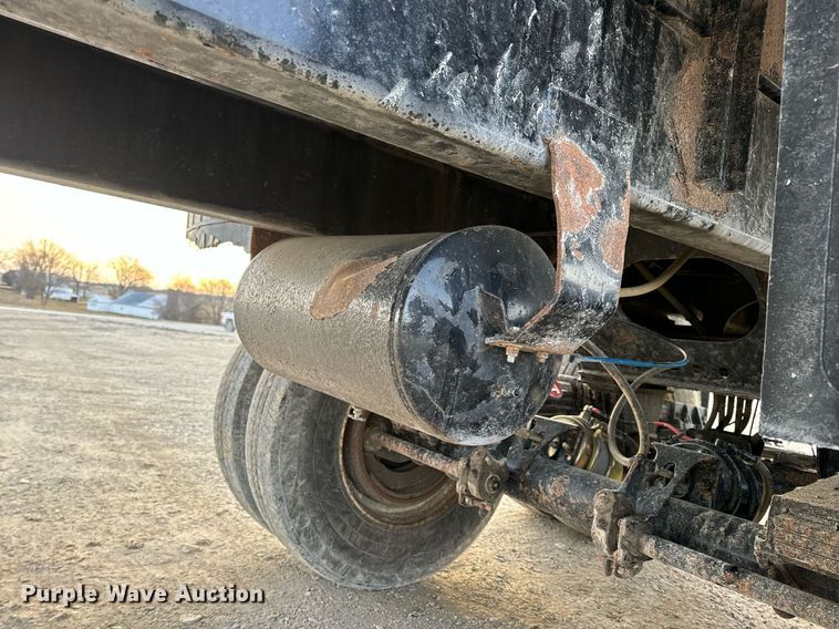 image for item EN5082 2005 Clement RKHSB432 end dump trailer