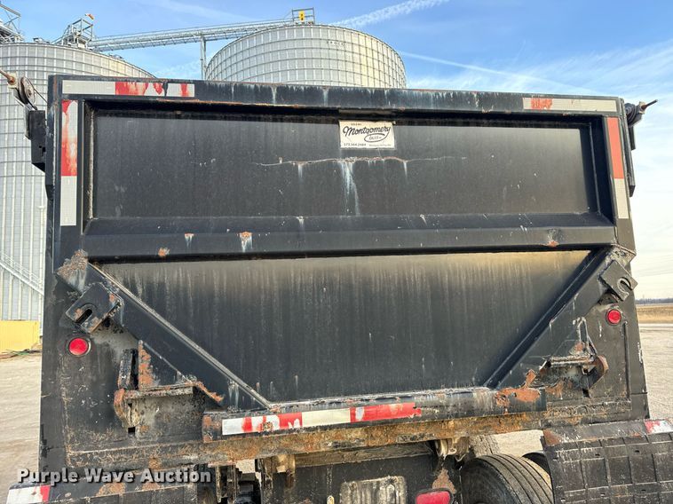 image for item EN5082 2005 Clement RKHSB432 end dump trailer