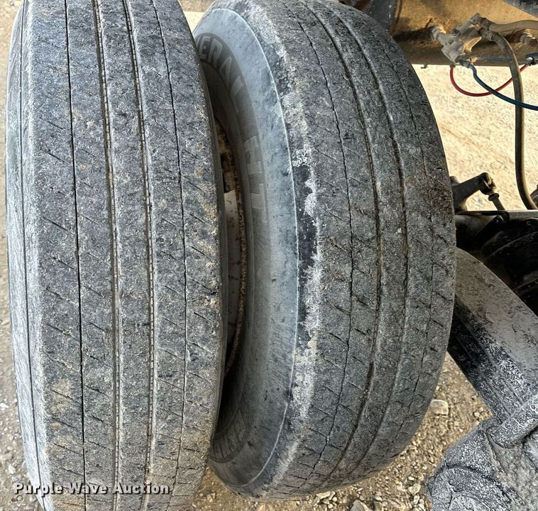 image for item EN5082 2005 Clement RKHSB432 end dump trailer