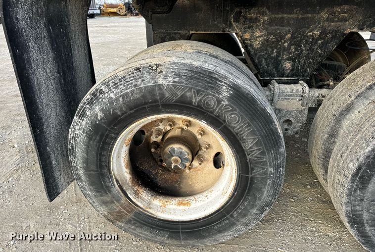 image for item EN5082 2005 Clement RKHSB432 end dump trailer