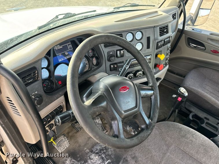 image for item EN5083 2019 Peterbilt 567 semi truck