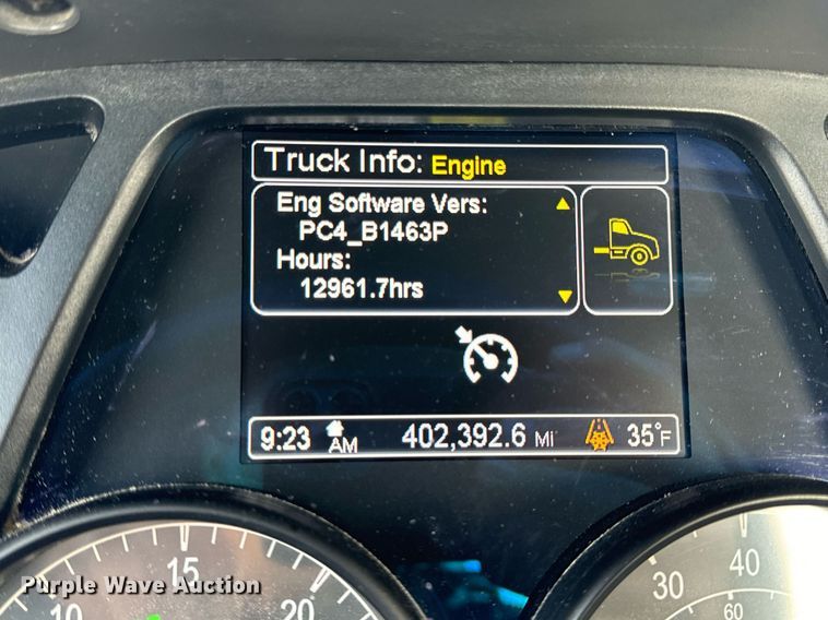 image for item EN5083 2019 Peterbilt 567 semi truck