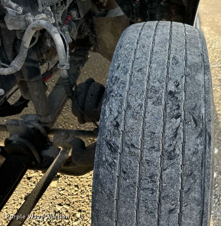 image for item EN5083 2019 Peterbilt 567 semi truck