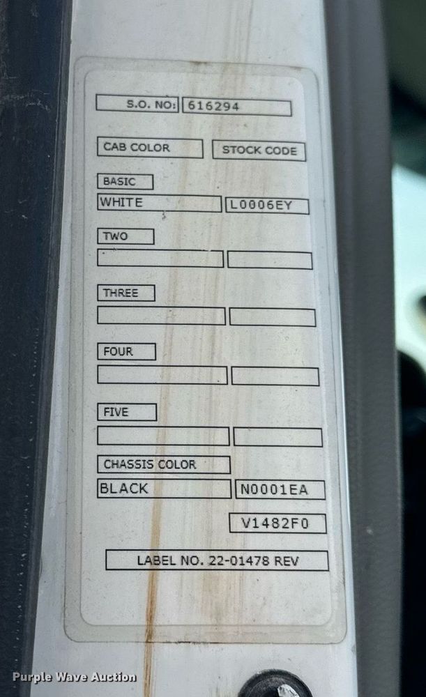 image for item EN5083 2019 Peterbilt 567 semi truck