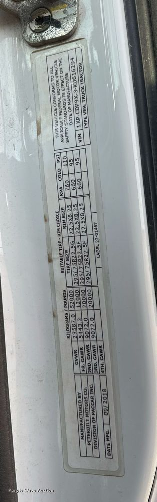 image for item EN5083 2019 Peterbilt 567 semi truck