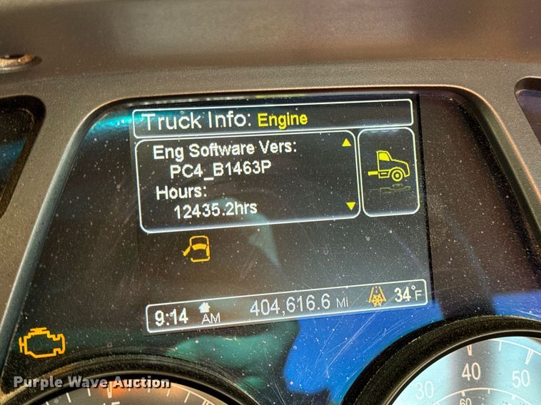 image for item EN5084 2019 Peterbilt 567 semi truck