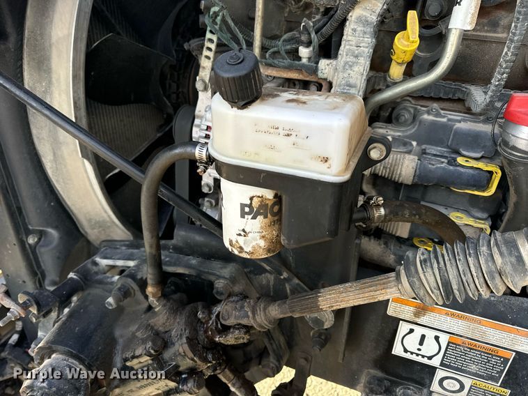 image for item EN5084 2019 Peterbilt 567 semi truck