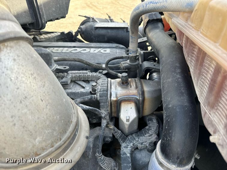 image for item EN5084 2019 Peterbilt 567 semi truck